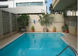 121 S Canon Dr