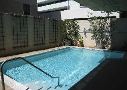 121 S Canon Dr