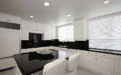 339 N Palm Dr