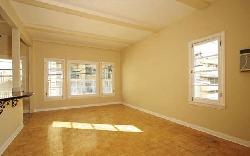 340 N Oakhurst