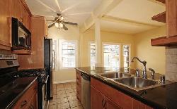 340 N Oakhurst