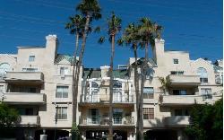 930 N Doheny
