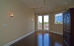 960 N Doheny