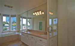 960 N Doheny