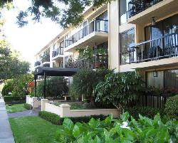 Crescent Plaza