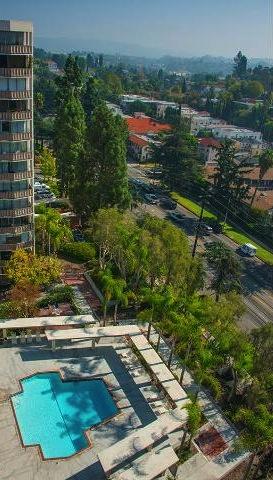 Los Feliz Towers