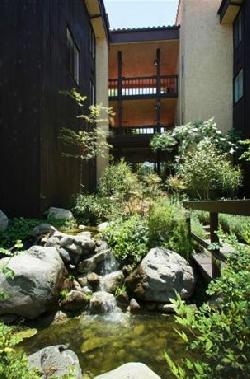 13214 Moorpark