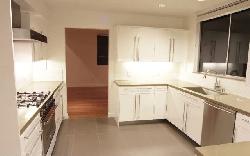 10366 Wilshire