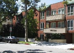 Almont Plaza