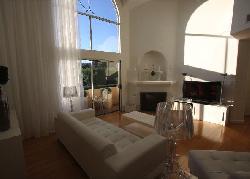 1351 N Curson