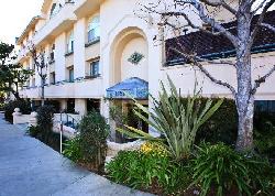 1351 N Curson