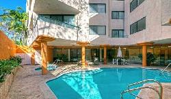 450 N Maple Dr