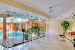 450 N Maple Dr