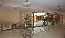 450 N Maple Dr