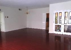 438 N Palm