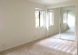 438 N Palm