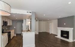 725 S Barrington