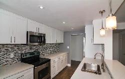 725 S Barrington
