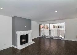 725 S Barrington