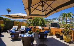 900 West Knoll