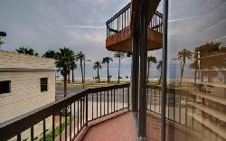 1033 Ocean