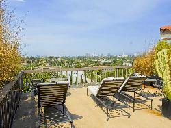 2263 Fox Hills