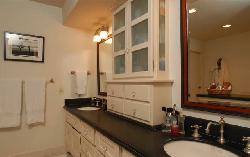 133 S Oakhurst