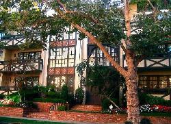 133 S Oakhurst