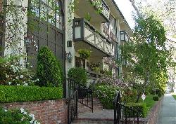 133 S Oakhurst