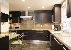 133 S Oakhurst
