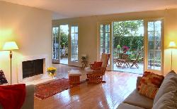 133 S Oakhurst