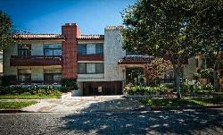 330 S Reeves