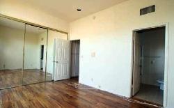 330 S Reeves