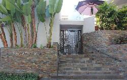 8601 West Knoll