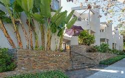 8601 West Knoll
