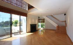 656 West Knoll