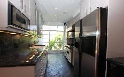 656 West Knoll