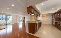 1551 Manning
