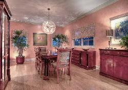128 S Elm