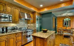 128 S Elm