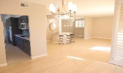 344 N Palm