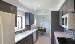 344 N Palm
