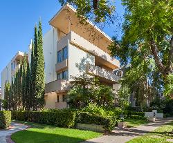 344 N Palm