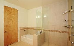Grand Wilshire, The