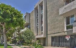 West Knoll Condominiums