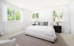 4661 Wilshire