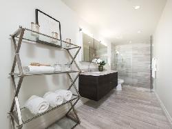 4661 Wilshire