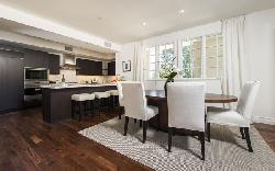 4661 Wilshire