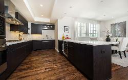 4661 Wilshire