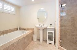 1226 N Kings
